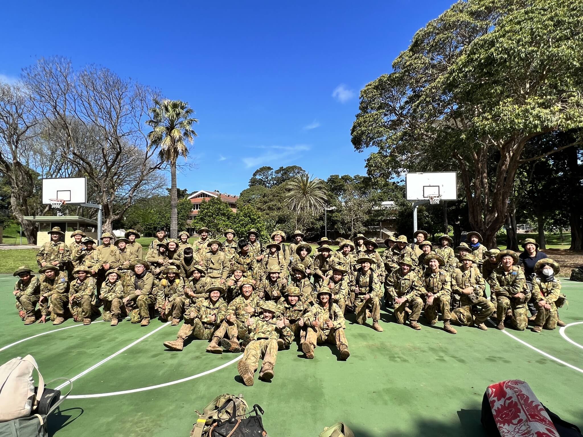 cc6a120he1bb99i20ngoe1baa1i20khc3b3a20vc3a020lc3a3nh20c491e1baa1o Cơ hội ngoại khóa và lãnh đạo