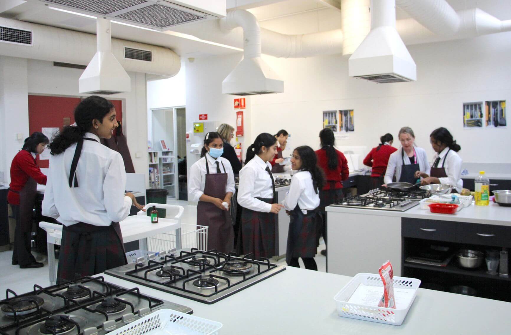 cc6a120se1bb9f20ve1baadt20che1baa5t20mac-robertson20girls20high20school203 cơ sở vật chất Mac.Robertson Girls' High School