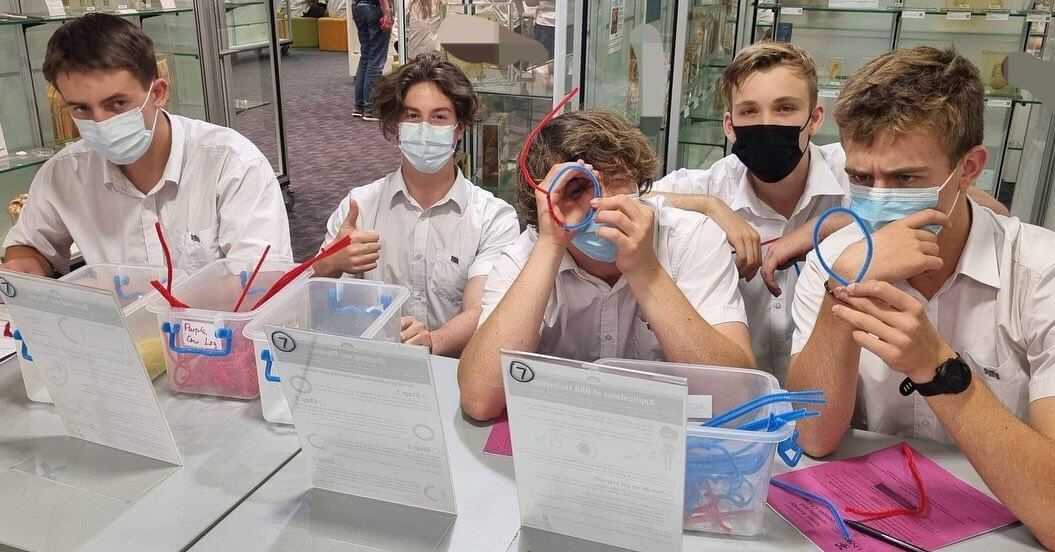 chc6b0c6a1ng20trc3acnh20he1bb8dc20thue1baadt20vc3a020ngoe1baa1i20khc3b3a20cho20du20he1bb8dc20sinh Chương trình học thuật và ngoại khóa cho du học sinh