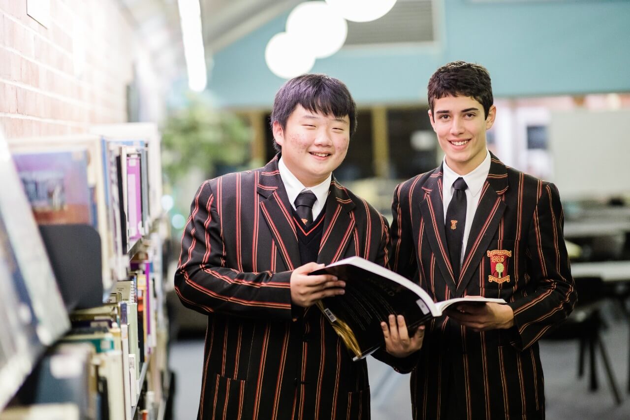 he1bb8dc20phc3ad20vc3a020cc3a1c20chi20phc3ad20lic3aan20quan20cho20du20he1bb8dc20sinh201 Học phí và các chi phí liên quan cho du học sinh