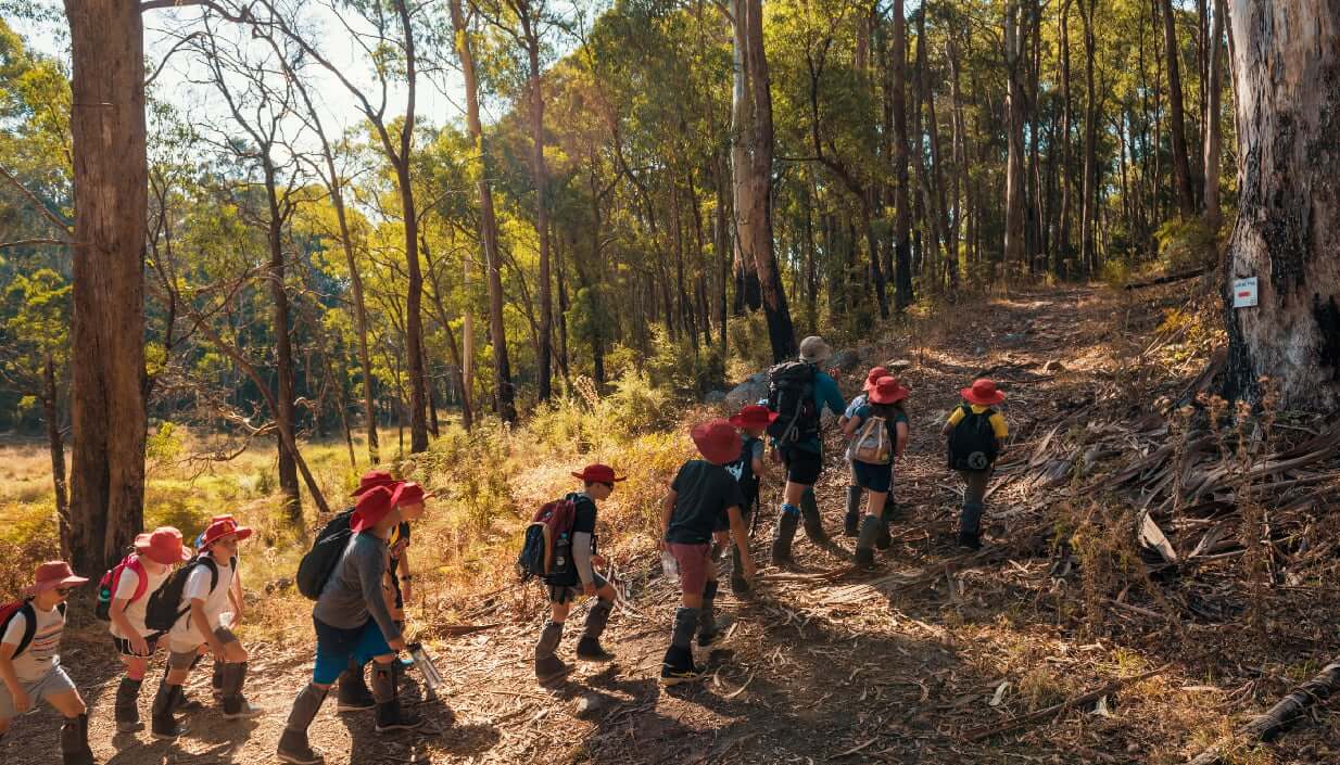 hoe1baa1t20c491e1bb99ng20ngoe1baa1i20khc3b3a20c491a20de1baa1ng2c20phc3a1t20trie1bb83n20toc3a0n20die1bb87n201 Hoạt động ngoại khóa đa dạng, phát triển toàn diện