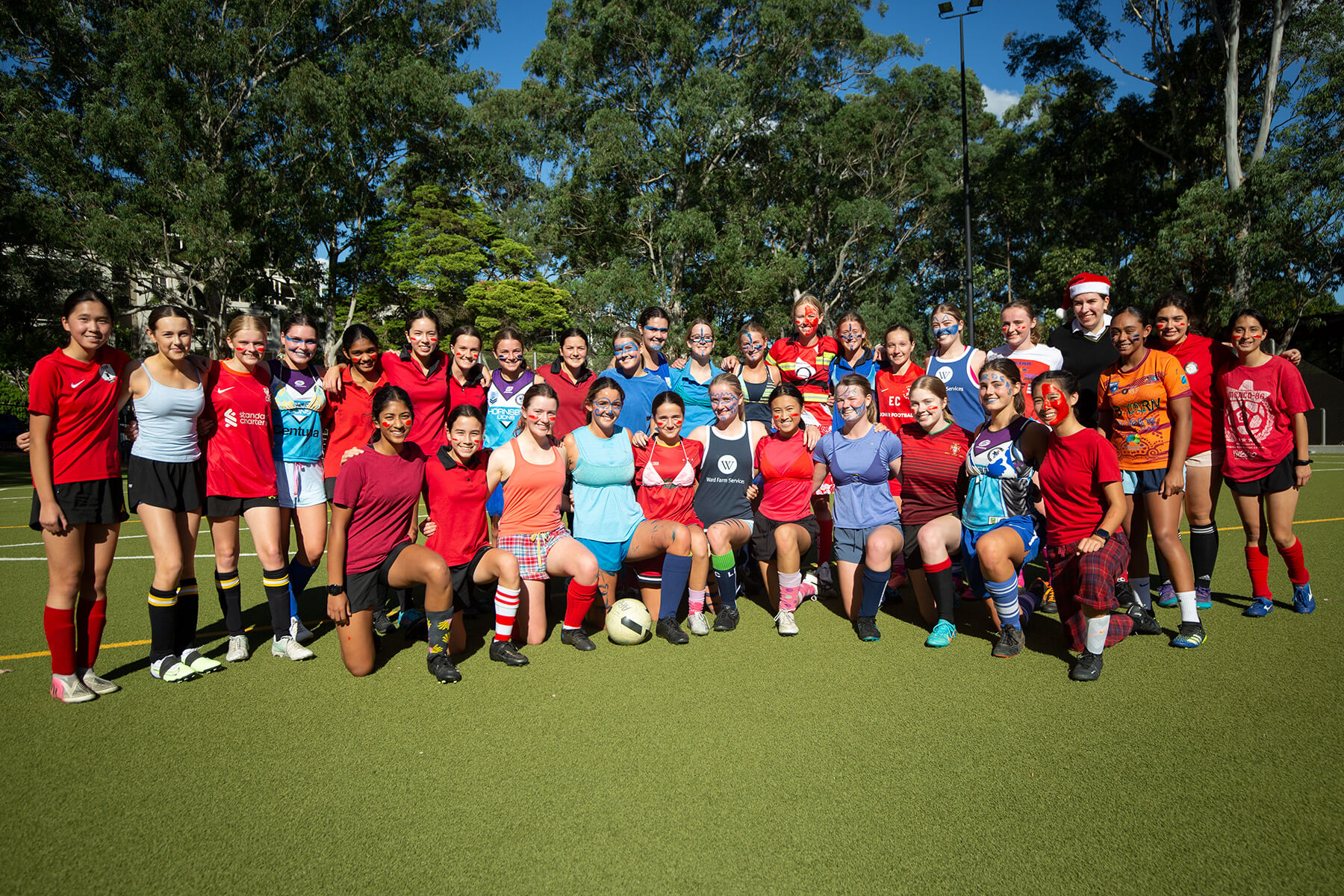 hoe1baa1t20c491e1bb99ng20ngoe1baa1i20khc3b3a20phong20phc3ba201 Hoạt động ngoại khóa phong phú