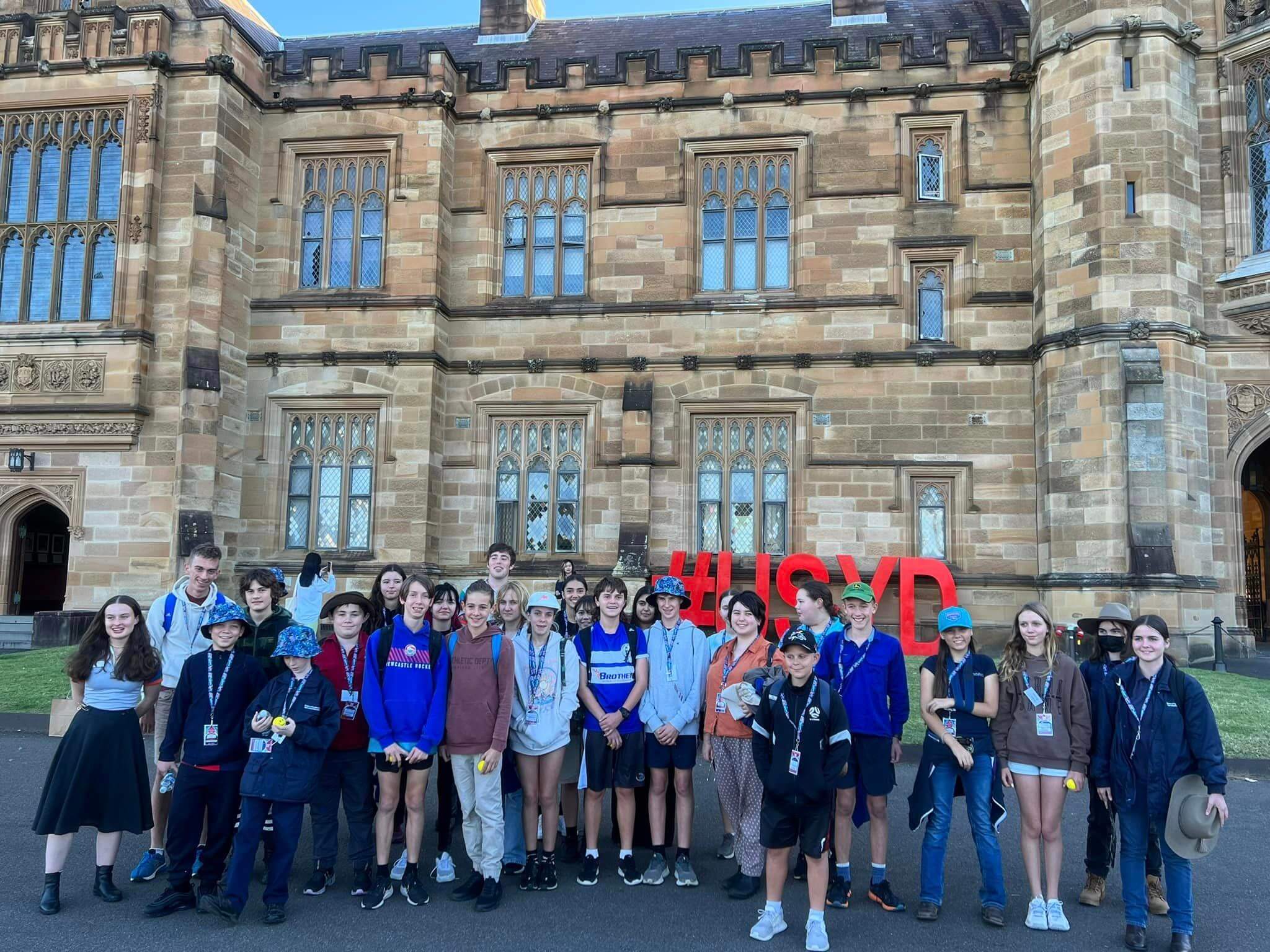 hoe1baa1t20c491e1bb99ng20ngoe1baa1i20khc3b3a20phong20phc3ba203 Hoạt động ngoại khóa phong phú