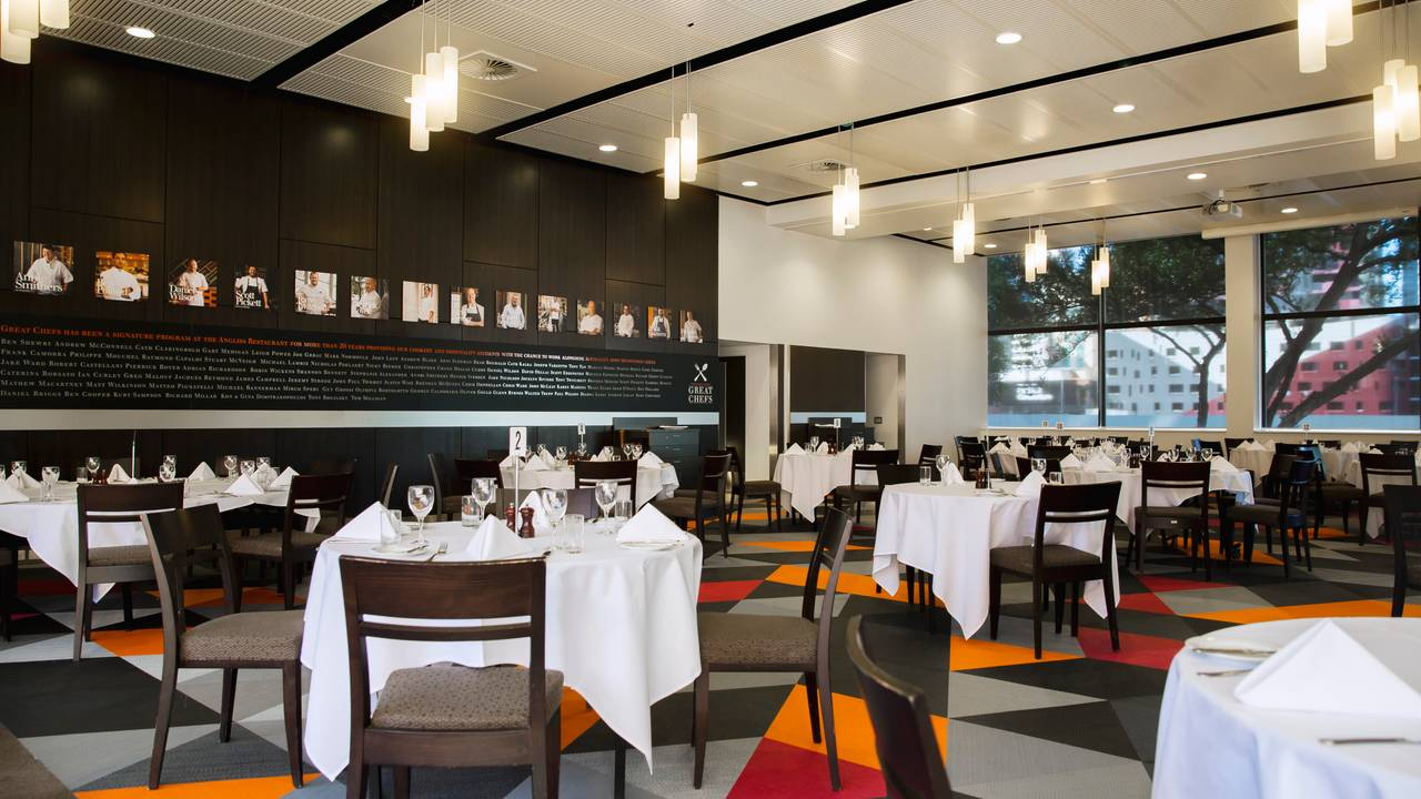 unnamed-311 sinh viên của học viện William Angliss Institute được làm việc thực tế trong khuôn viên trường