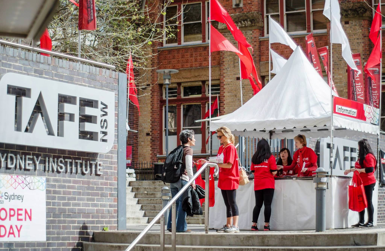 unnamed-353 Được hưởng nhiều quyền lợi cho sinh viên