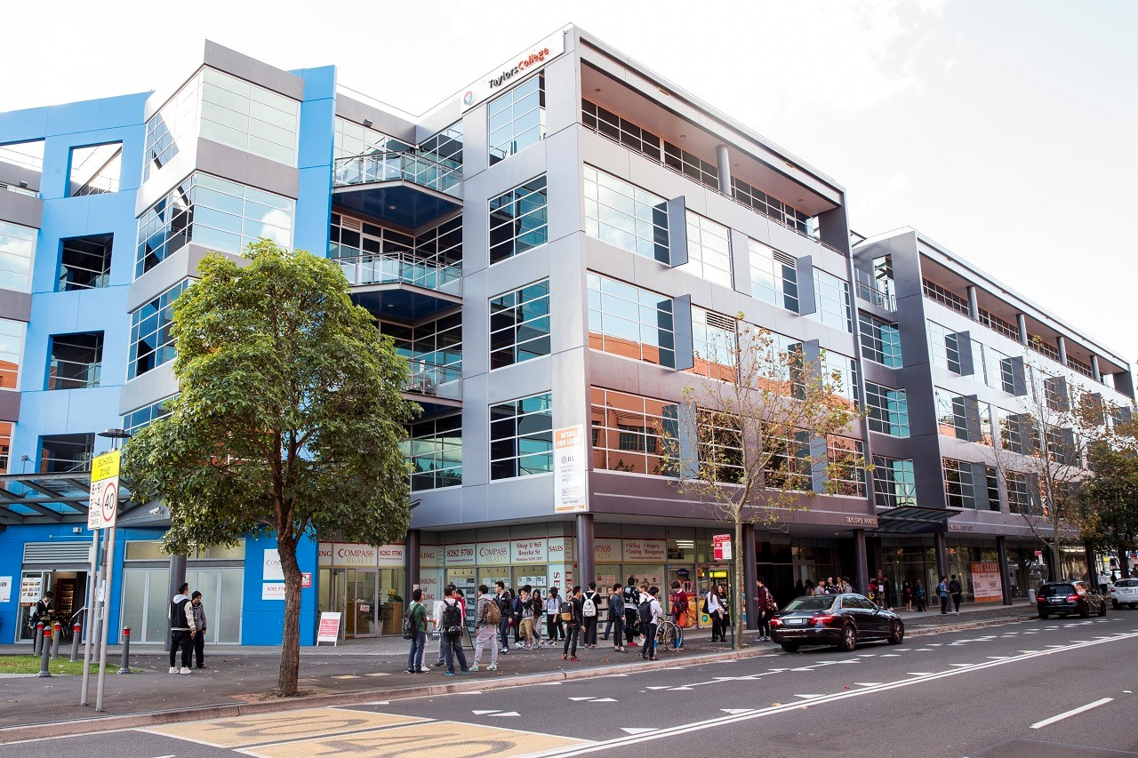 unnamed-415 Học phí và học bổng trường cao đẳng Taylors College