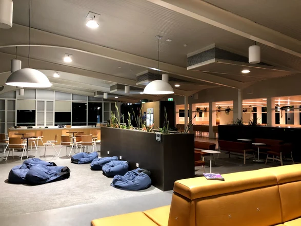 unnamed-488 Một góc nhỏ trong thư viện trường Đại học Nam Úc