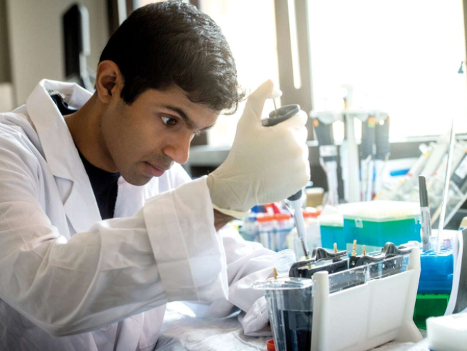 unnamed-738 UAB chú trọng vào việc nghiên cứu