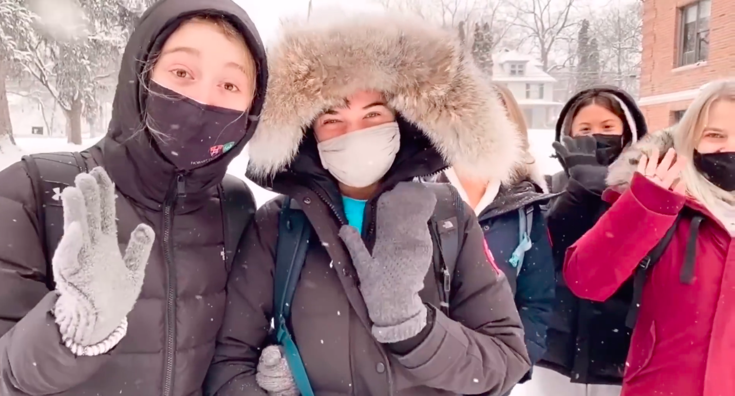 các bạn sinh viên khác